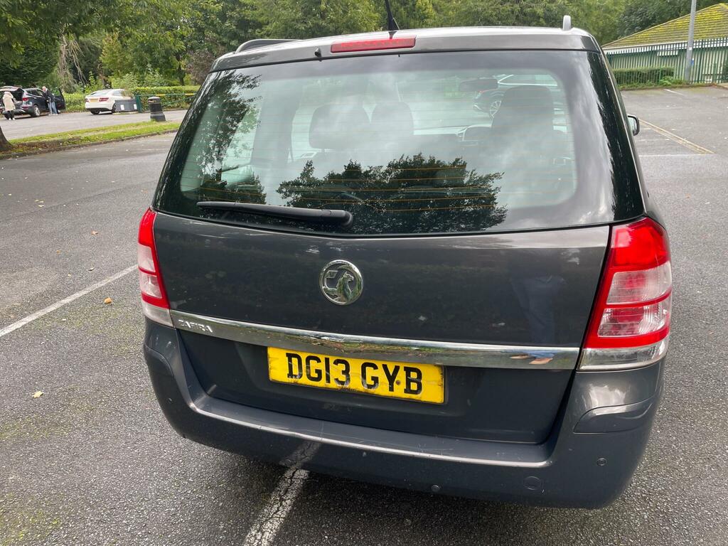 Vauxhall Zafira Mpv White #11