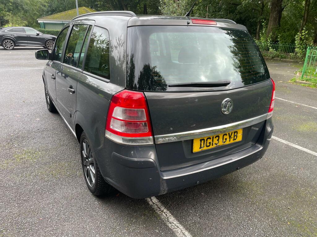 Vauxhall Zafira Mpv White #10