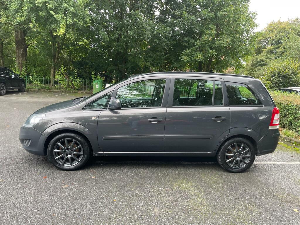 Vauxhall Zafira Mpv White #9