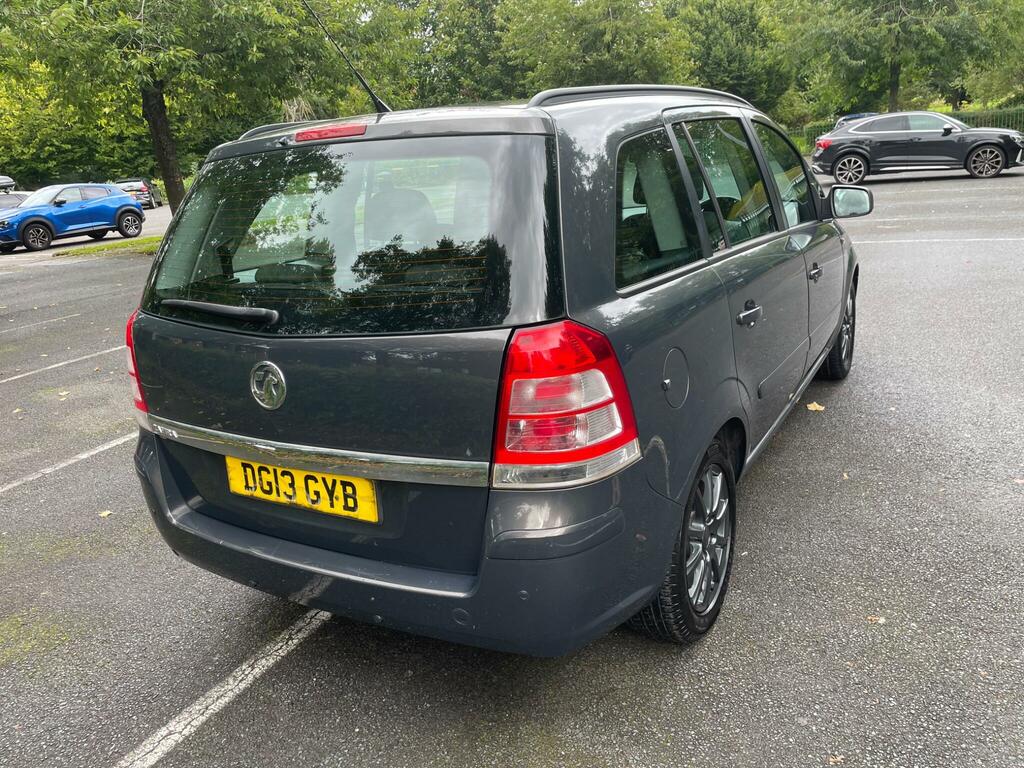 Vauxhall Zafira Mpv White #12