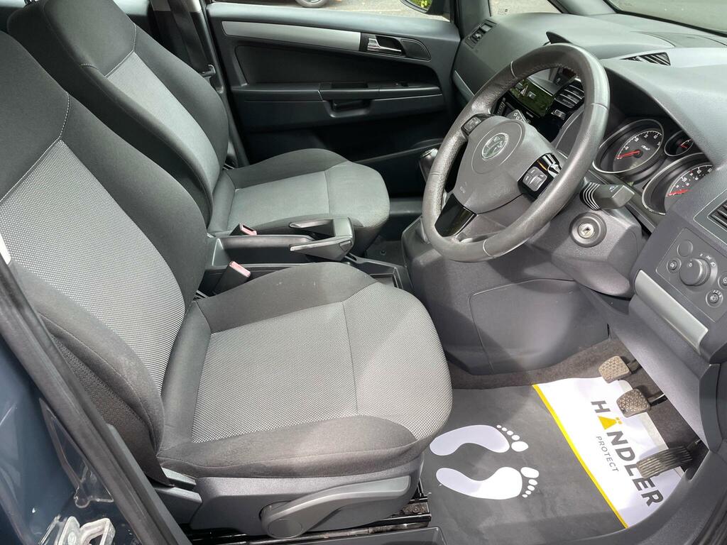 Vauxhall Zafira Mpv White #14