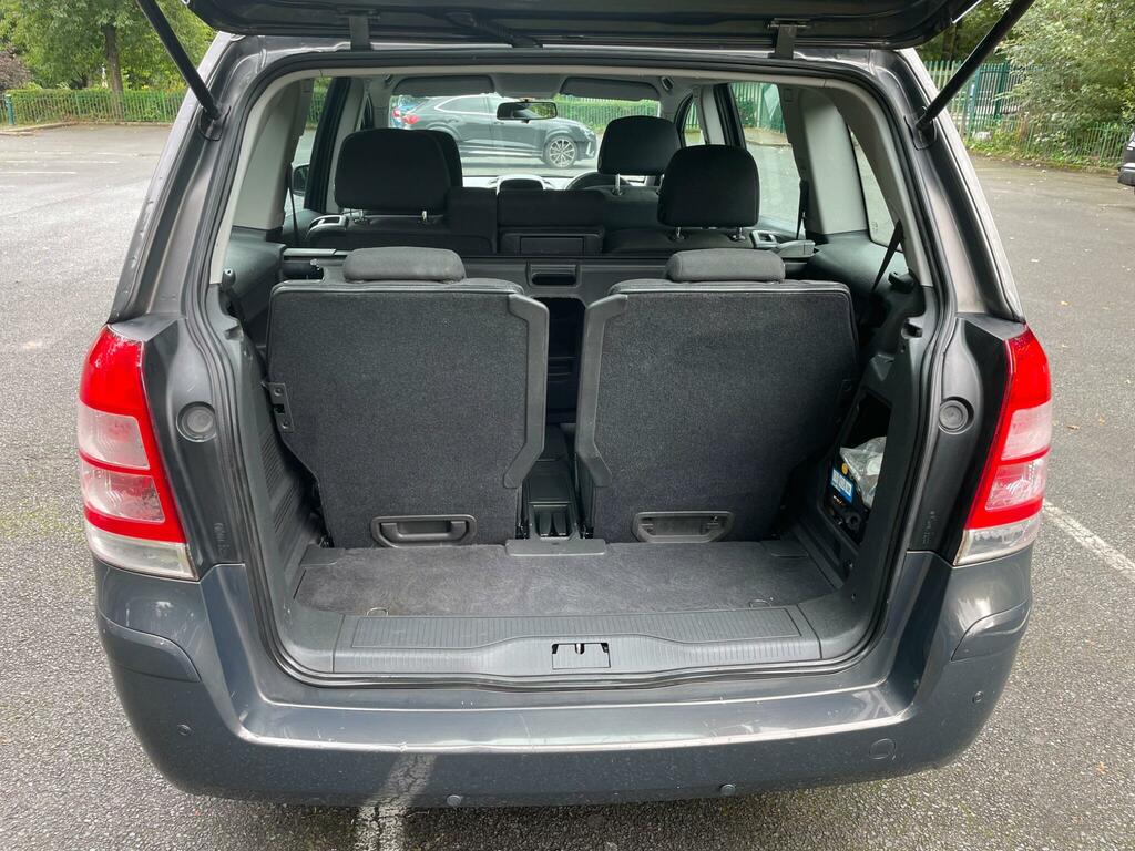 Vauxhall Zafira Mpv White #13