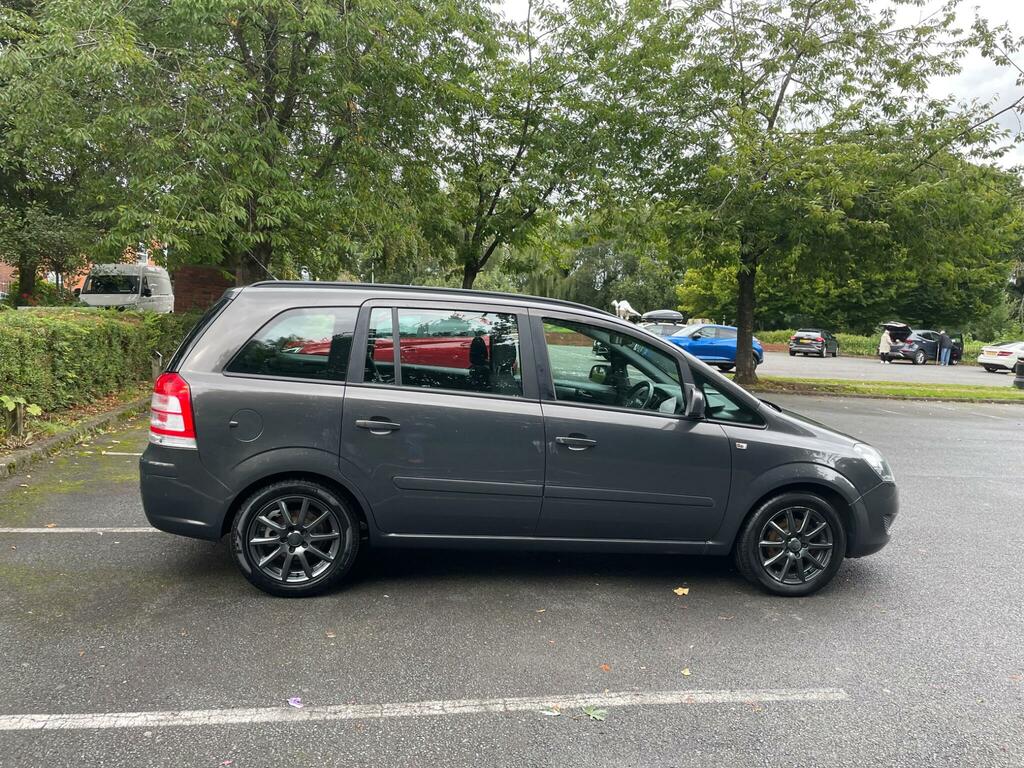 Vauxhall Zafira Mpv White #8