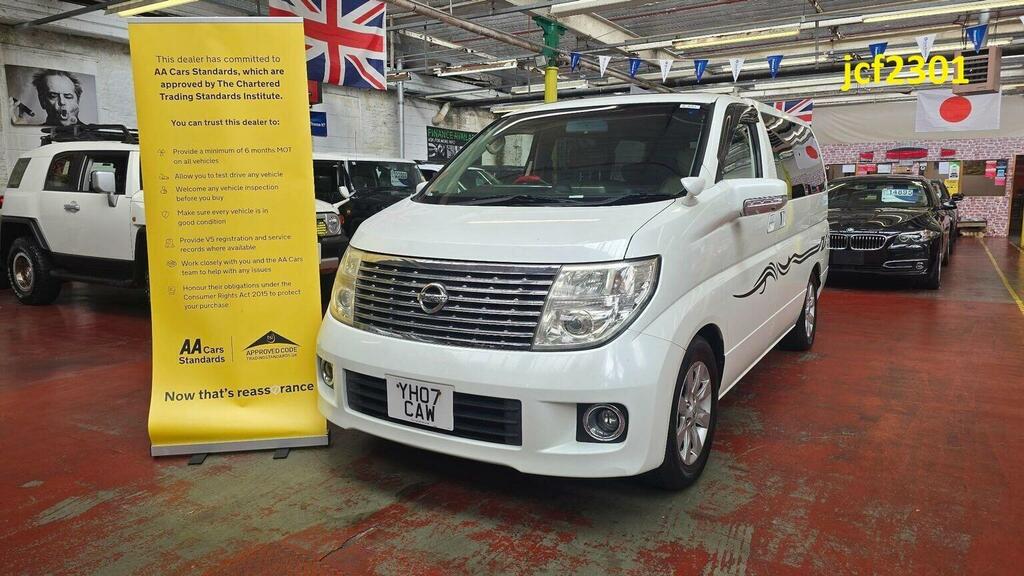 Nissan Elgrand Mpv E51 XL Model 3.5 Recliners Sunroof 200707 White
