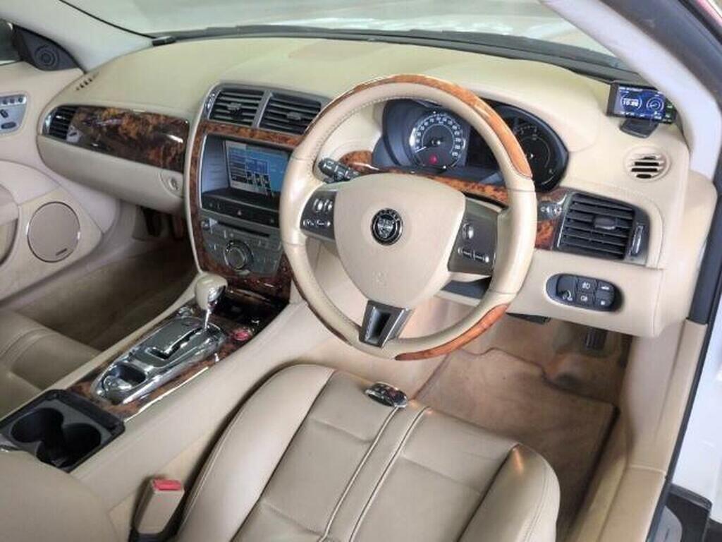 Jaguar XK 4.2 V8 Coupe Euro 4 300 Ps White #5