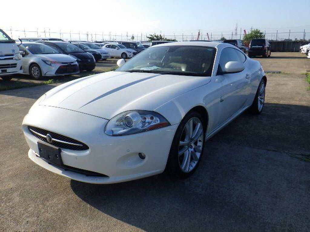 Jaguar XK 4.2 V8 Coupe Euro 4 300 Ps White