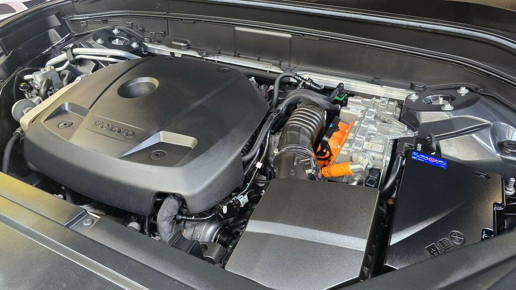 Volvo XC90 T8 Twin Engine Excellence Plug-in Hybrid Grey #3