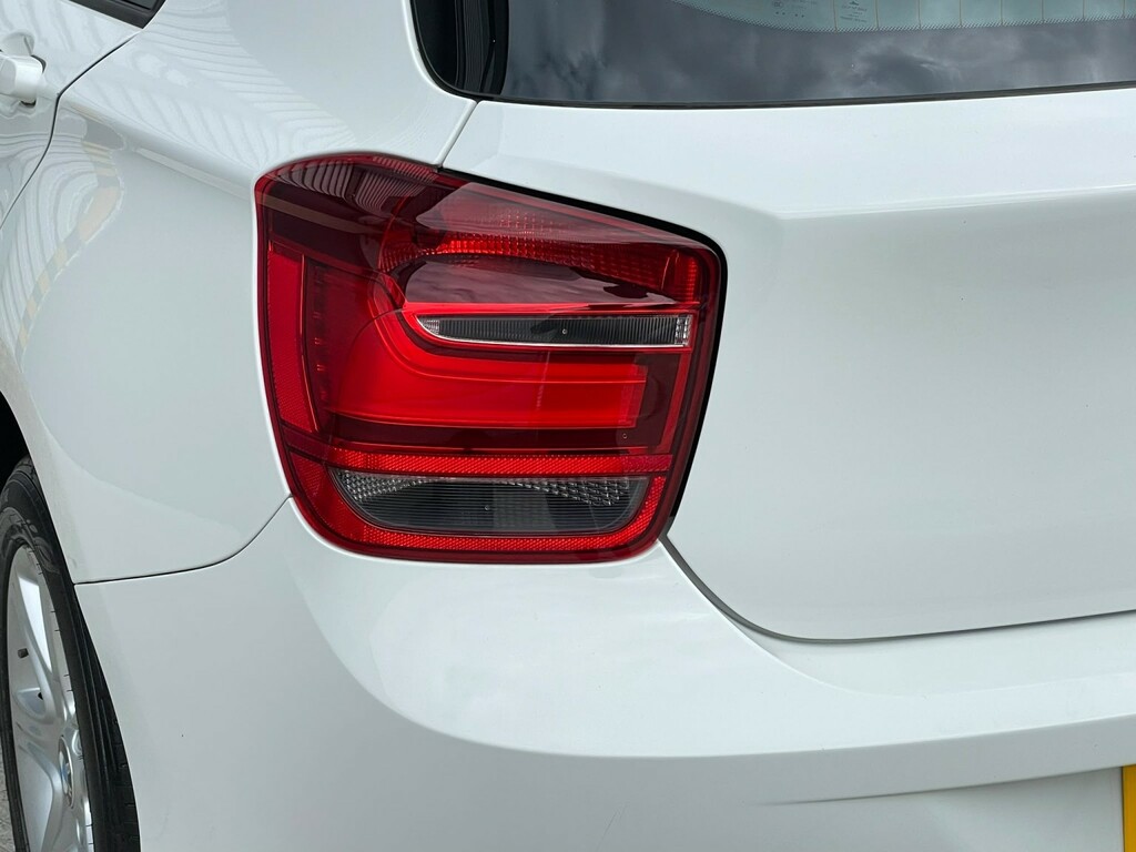 BMW 1 Series 116D Sport White #25