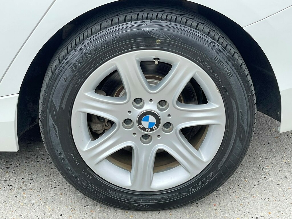 BMW 1 Series 116D Sport White #30