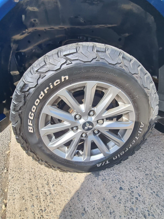 Mitsubishi L200 2.4L Dc Warrior Red #17
