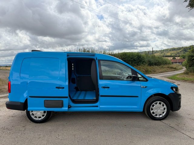 Volkswagen Caddy Maxi 2016 2.0 Tdi C20 Bluemotion Tech Startline Panel V Blue #6