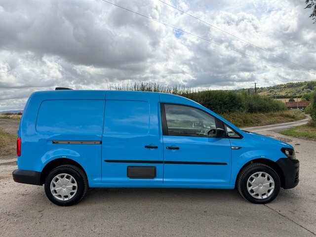 Volkswagen Caddy Maxi 2016 2.0 Tdi C20 Bluemotion Tech Startline Panel V Blue #5