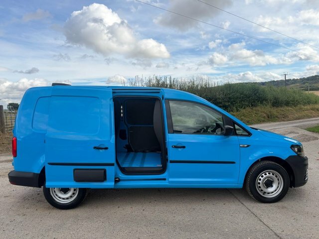 Volkswagen Caddy Maxi 2016 2.0 Tdi C20 Bluemotion Tech Startline Panel V Blue #5