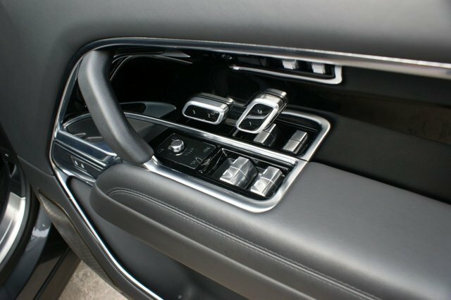 Land Rover Range Rover Sv Black #45