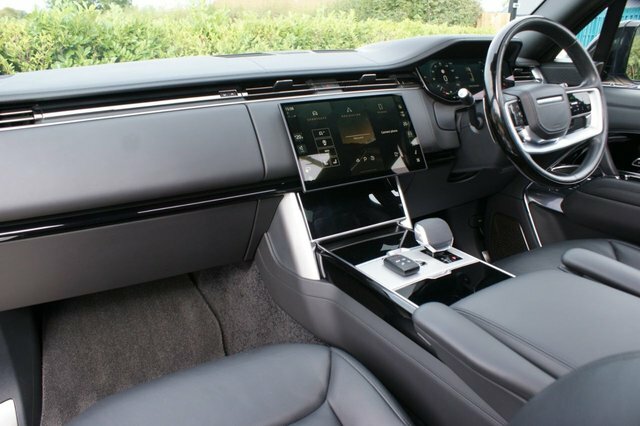 Land Rover Range Rover Sv Black #23