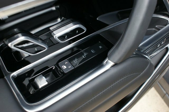 Land Rover Range Rover Sv Black #26