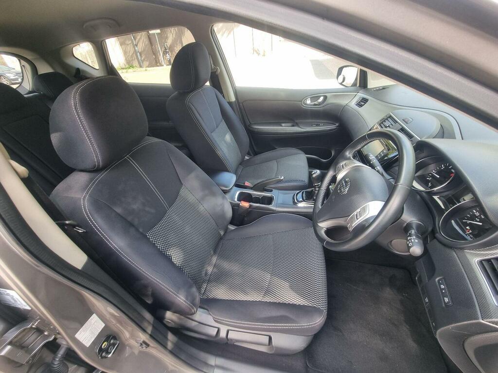 Nissan Pulsar Hatchback #13