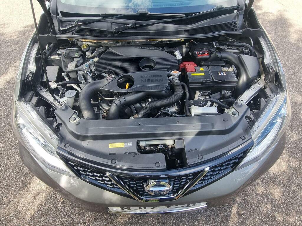 Nissan Pulsar Hatchback #26