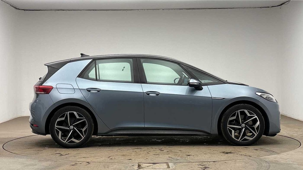 Volkswagen ID.3 Pro Performance 58Kwh Life Hatchback Blue #4