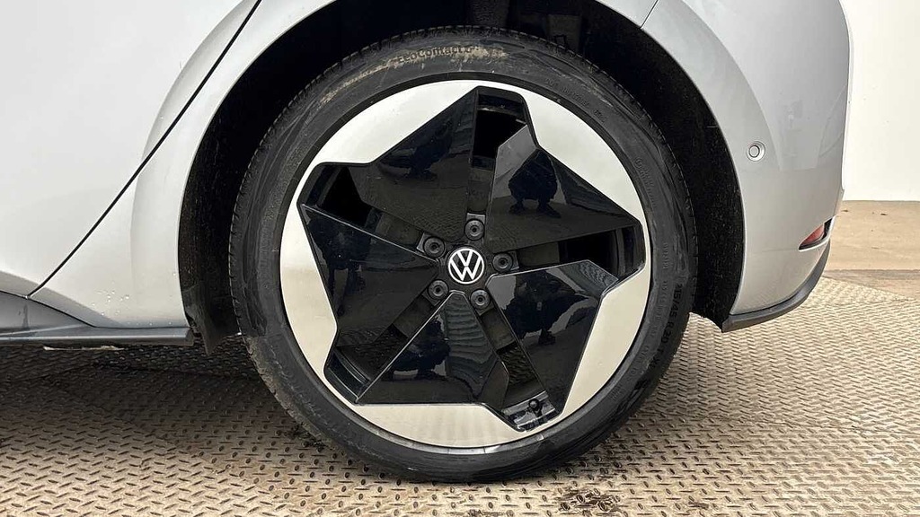 Volkswagen ID.3 Pro 58Kwh Launch Edition 3 Hatchback GV23BKE Silver #5