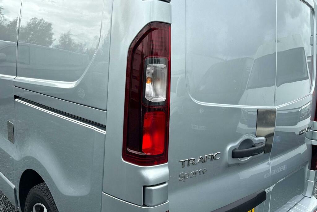 Renault Trafic Sl30 Blue Dci White #38