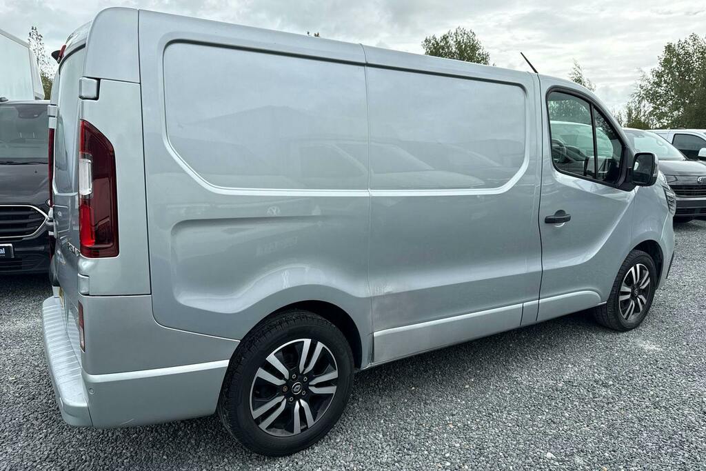 Renault Trafic Sl30 Blue Dci White #39
