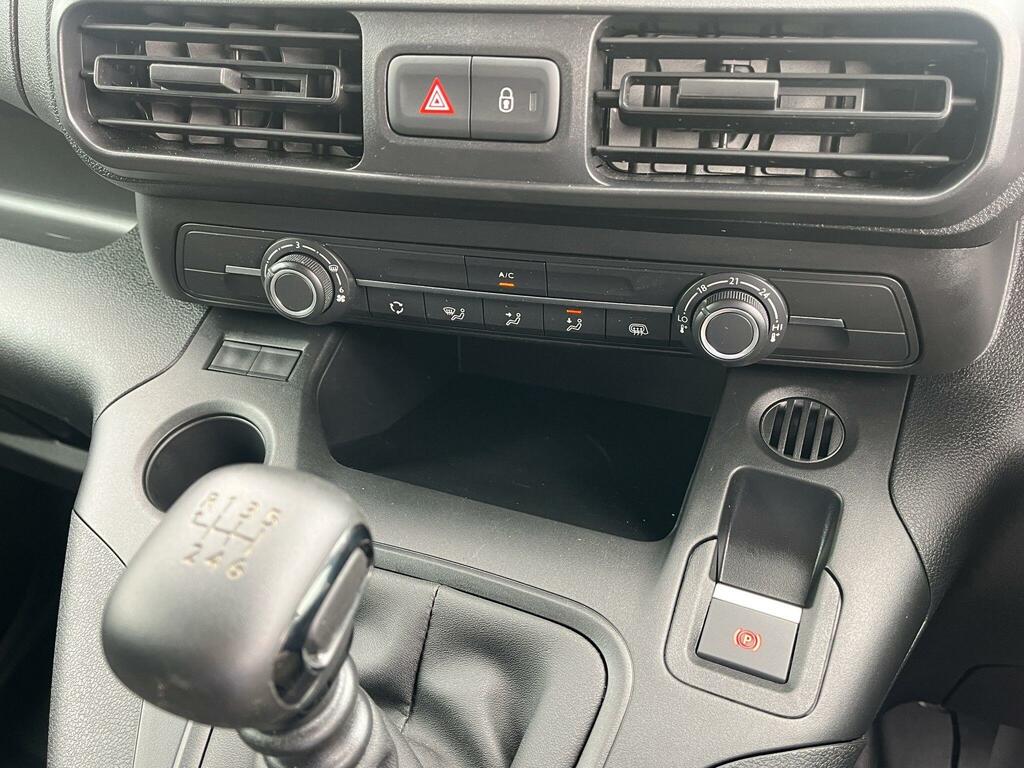 Peugeot Partner Mpv White #19