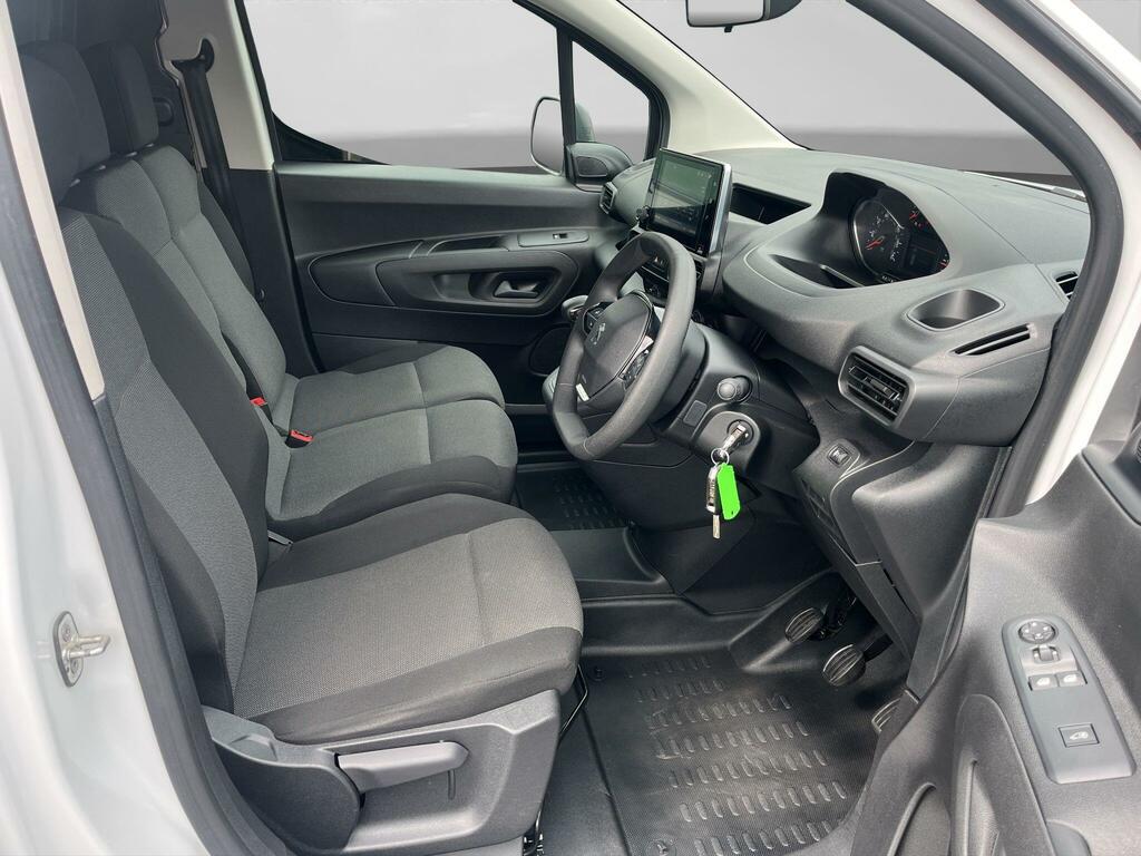 Peugeot Partner Mpv White #9