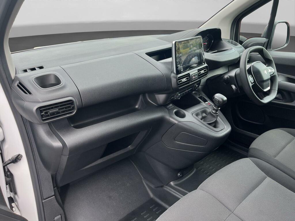 Peugeot Partner Mpv White #11