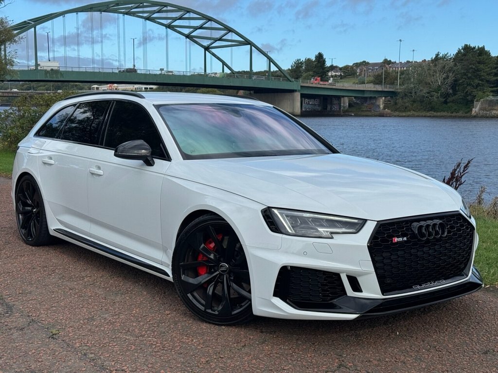 Audi RS4 Avant Estate White