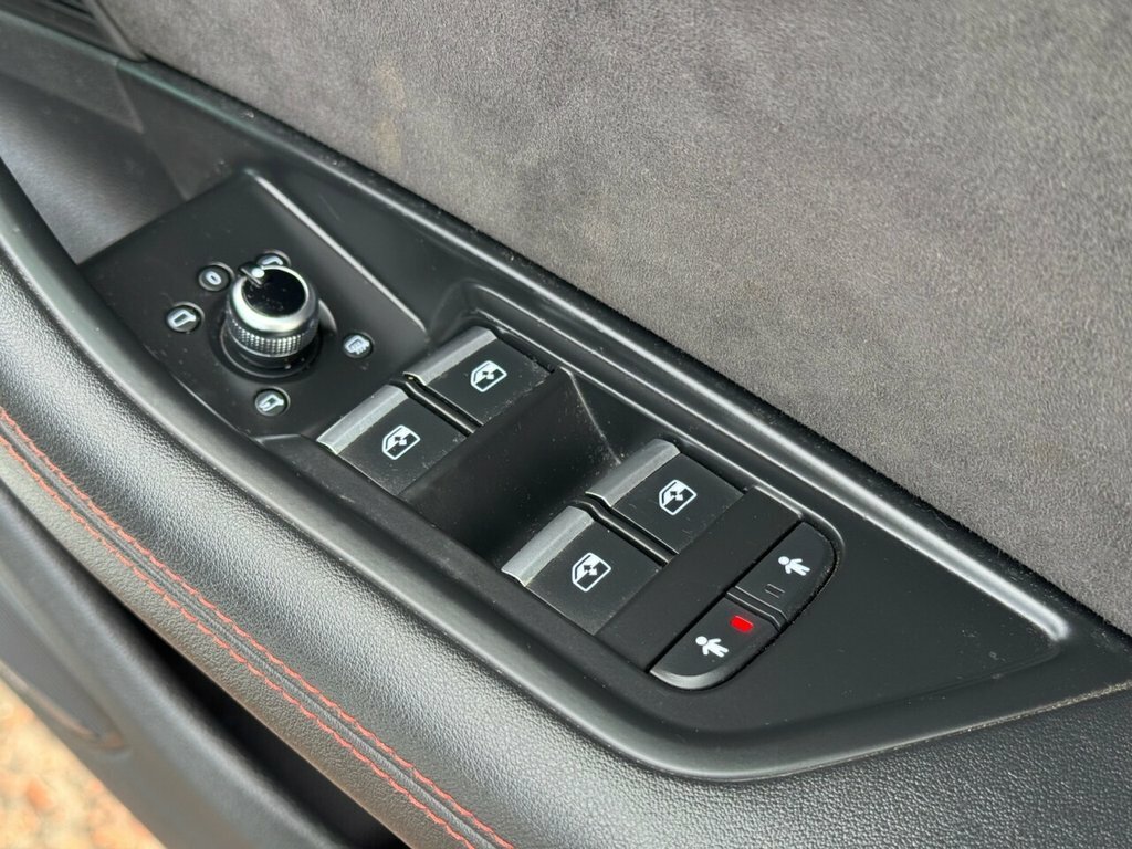 Audi RS4 Avant Estate Black #19