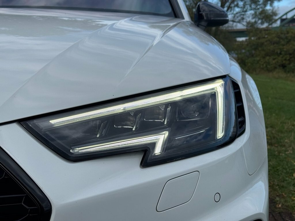 Audi RS4 Avant Estate White #3