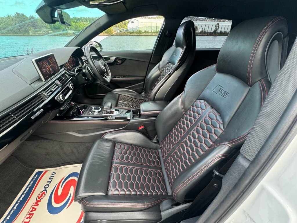 Audi RS4 Avant Estate Black #34