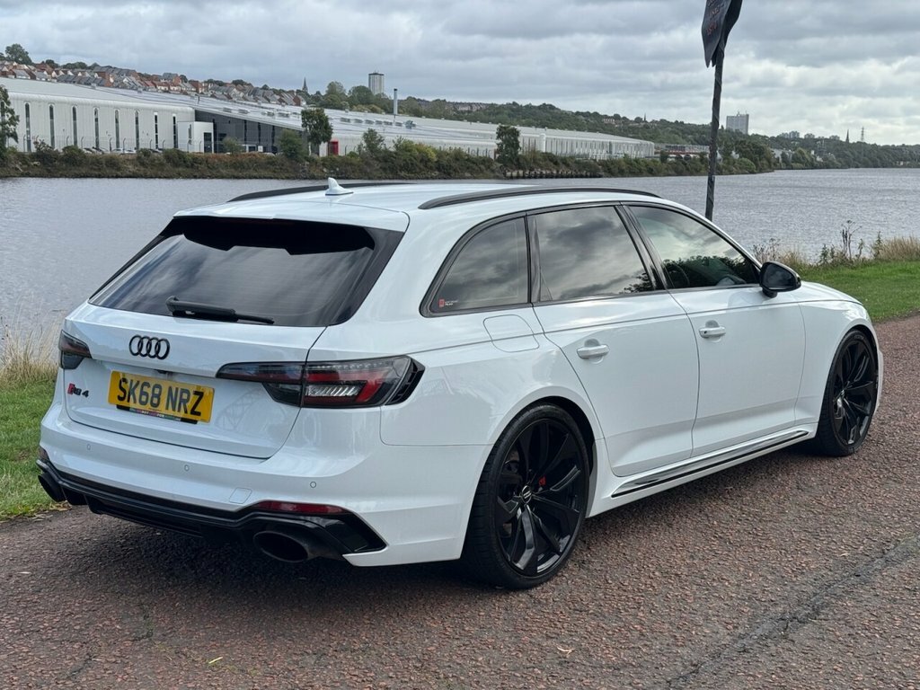 Audi RS4 Avant Estate Black #9
