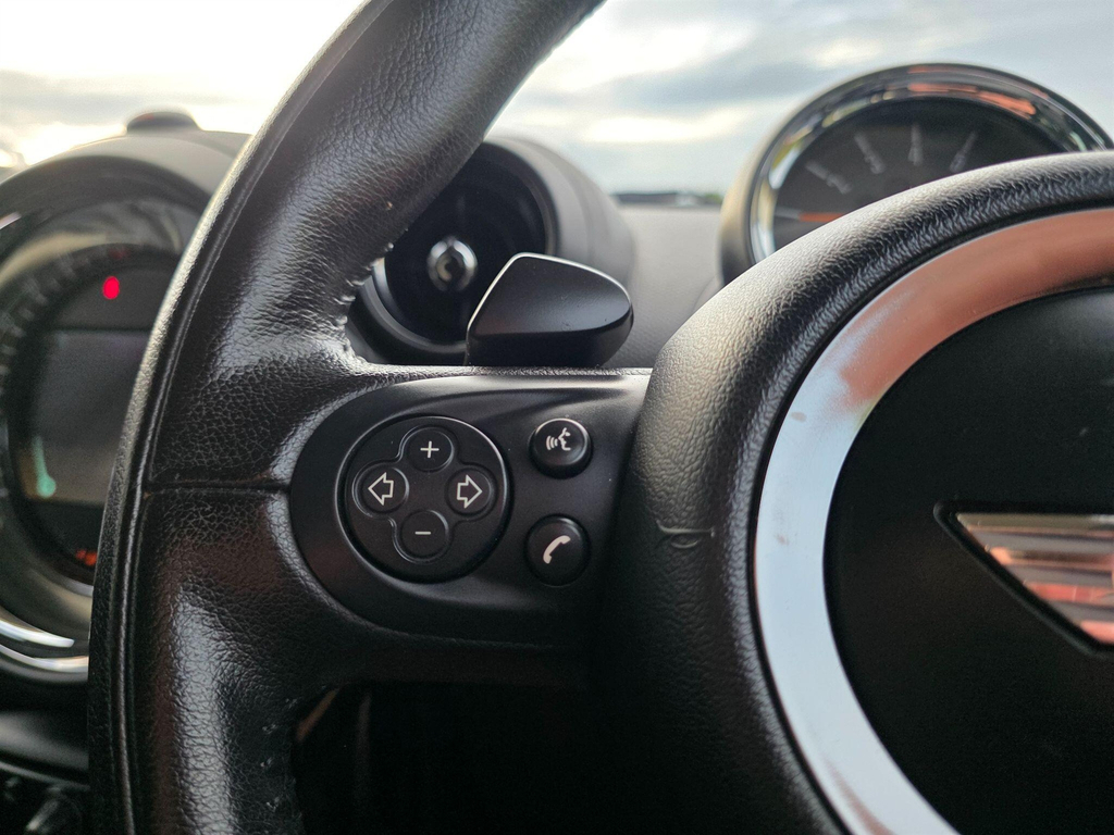 Mini Countryman One White #40