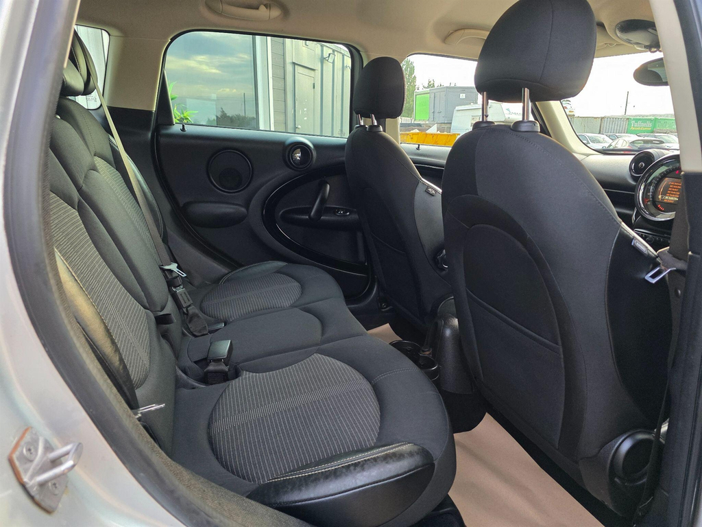 Mini Countryman One White #22