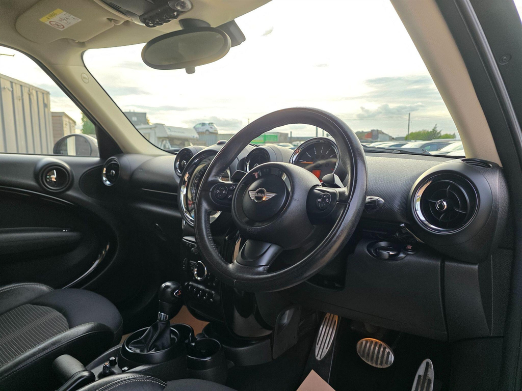 Mini Countryman One White #21