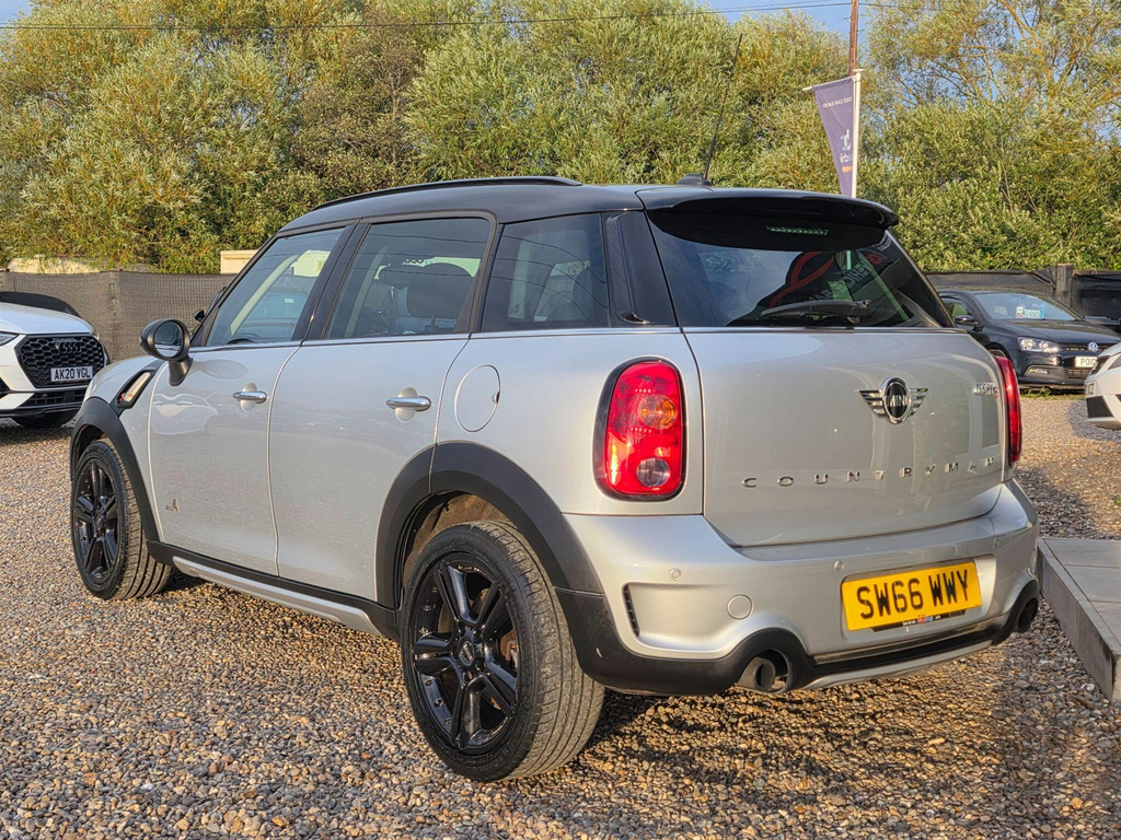 Mini Countryman One White #8
