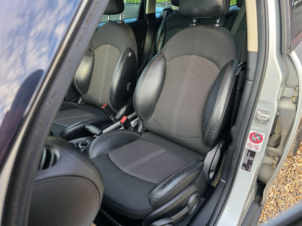 Mini Countryman One White #25