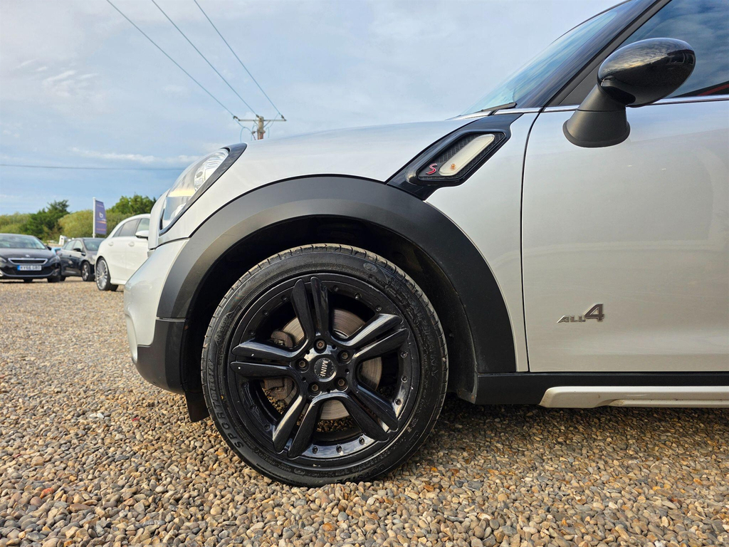 Mini Countryman One White #19
