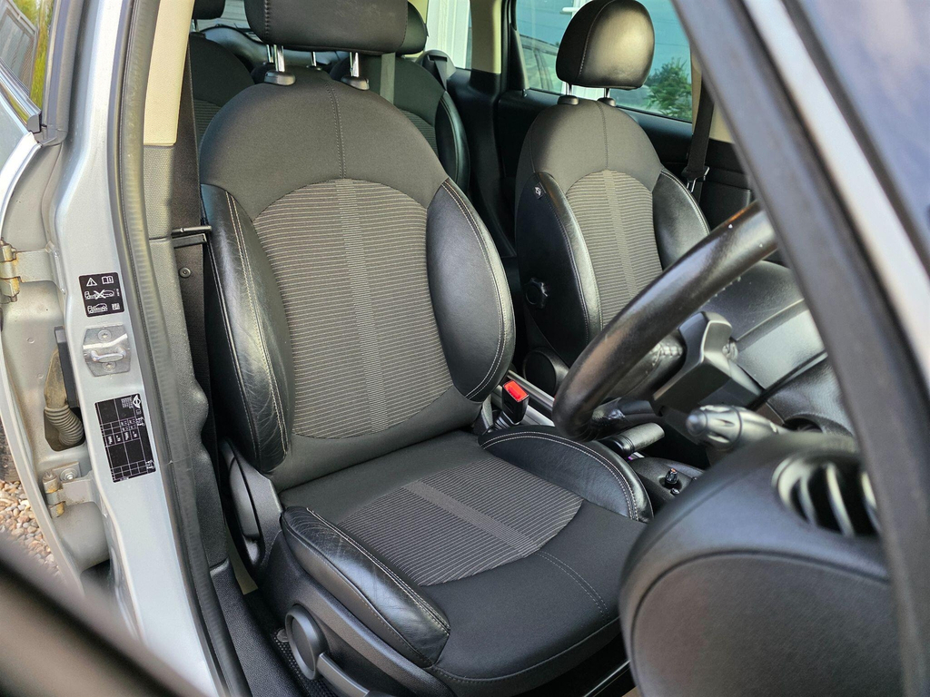 Mini Countryman One White #20