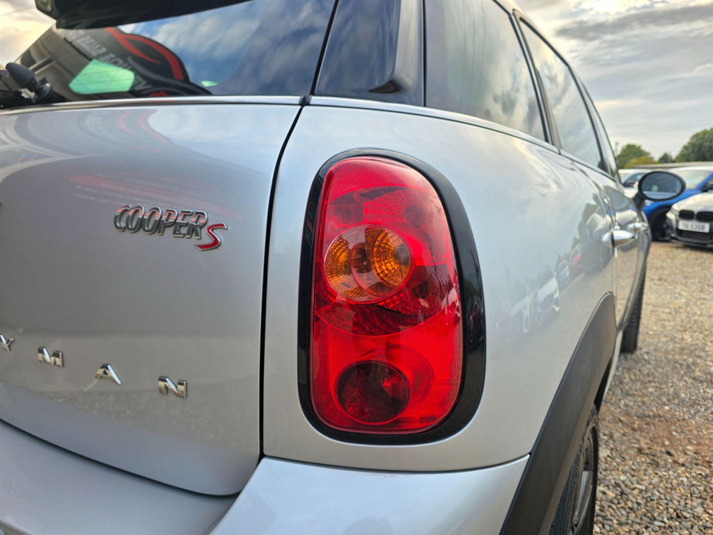 Mini Countryman One White #17