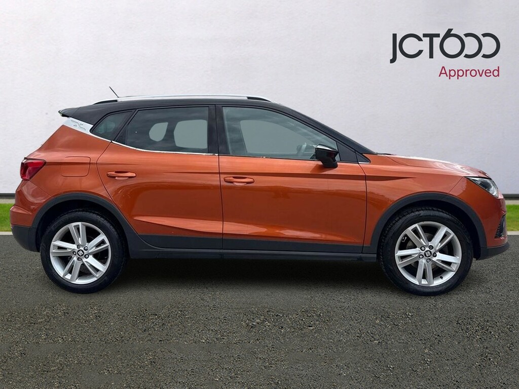 Seat Arona Hatchback Red #4