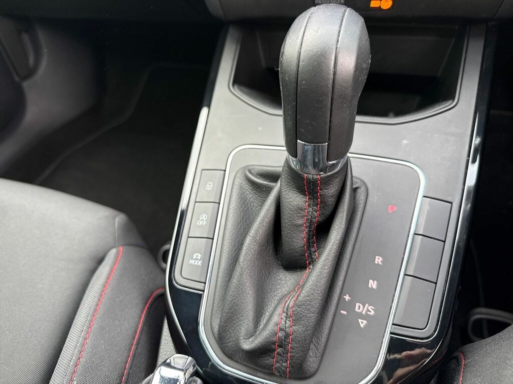 Seat Arona Hatchback Red #29
