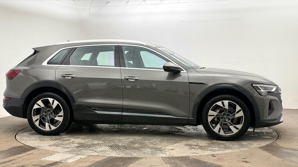 Audi Q8 e tron Black Edition Quattro Blue #4