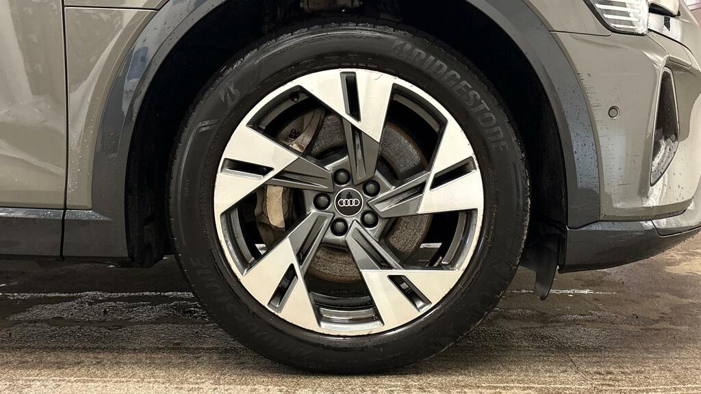 Audi Q8 e tron Black Edition Quattro Blue #5