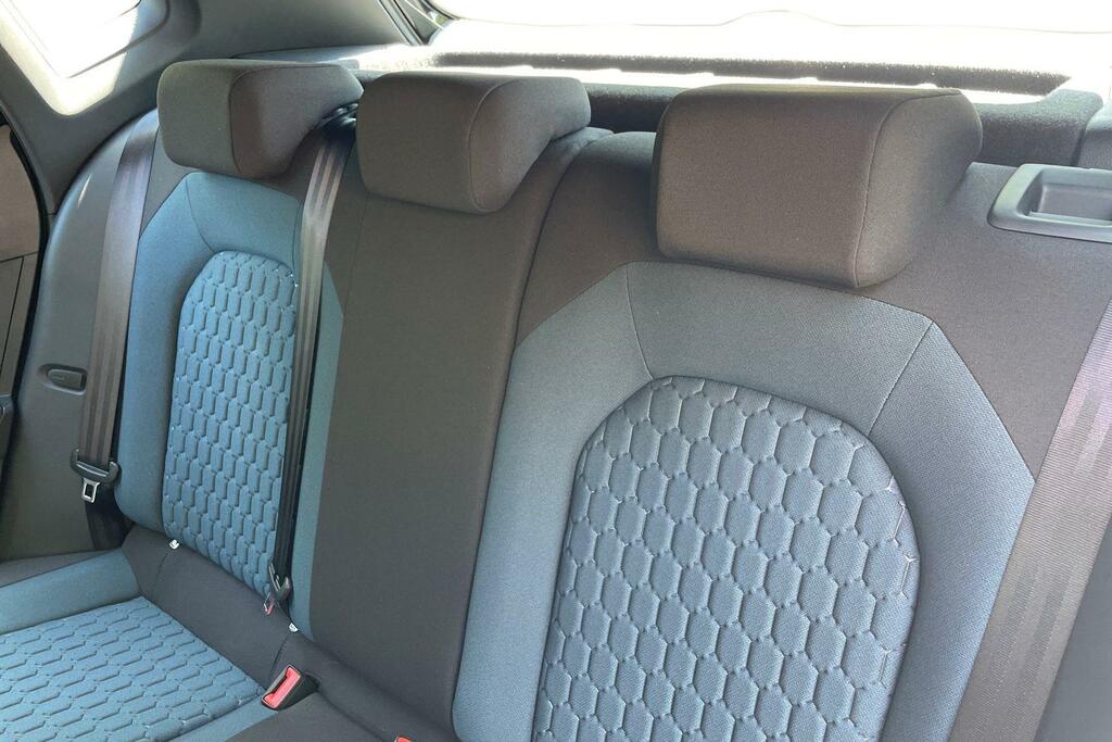 Seat Arona Fr First Edition Black #9