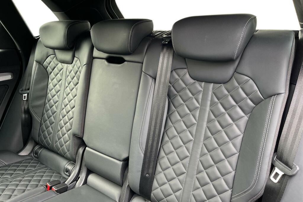 Audi Q5 Sport Black #9