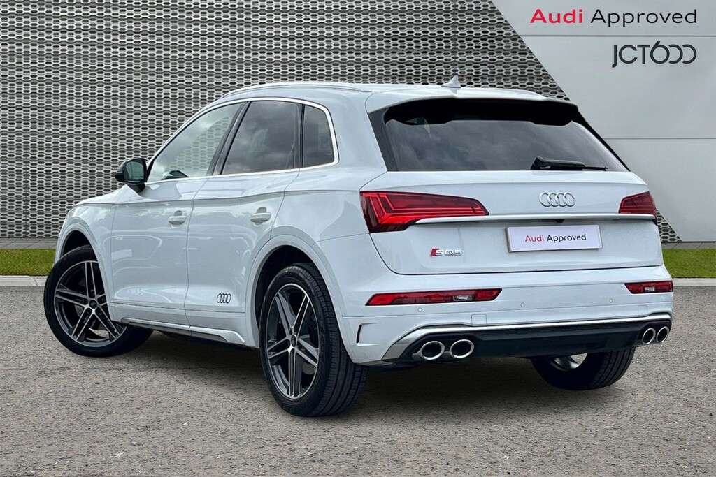 Audi Q5 Sport Black #3