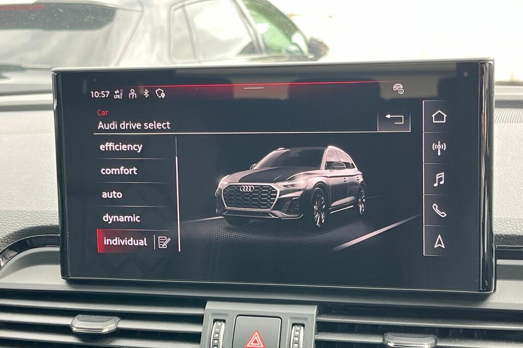 Audi Q5 Sport Black #23